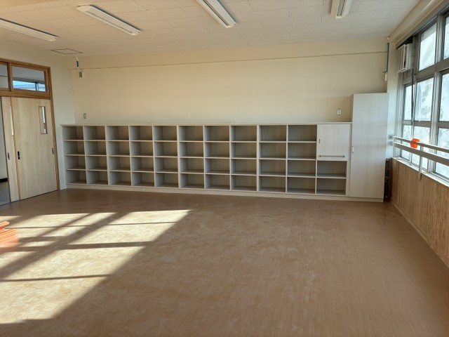 学校　家具 画像1